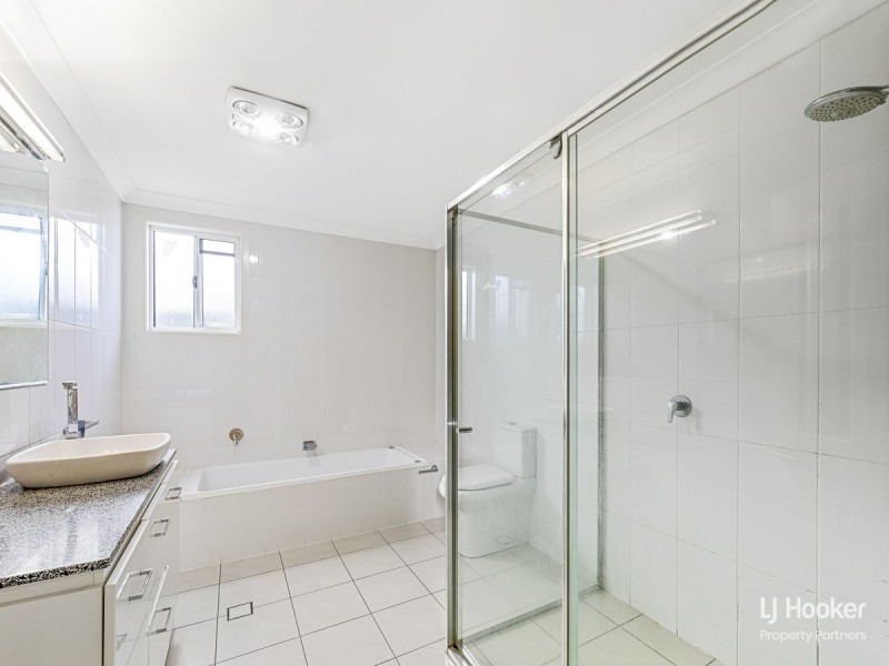 15 Greenmount Avenue, Holland Park QLD 4121