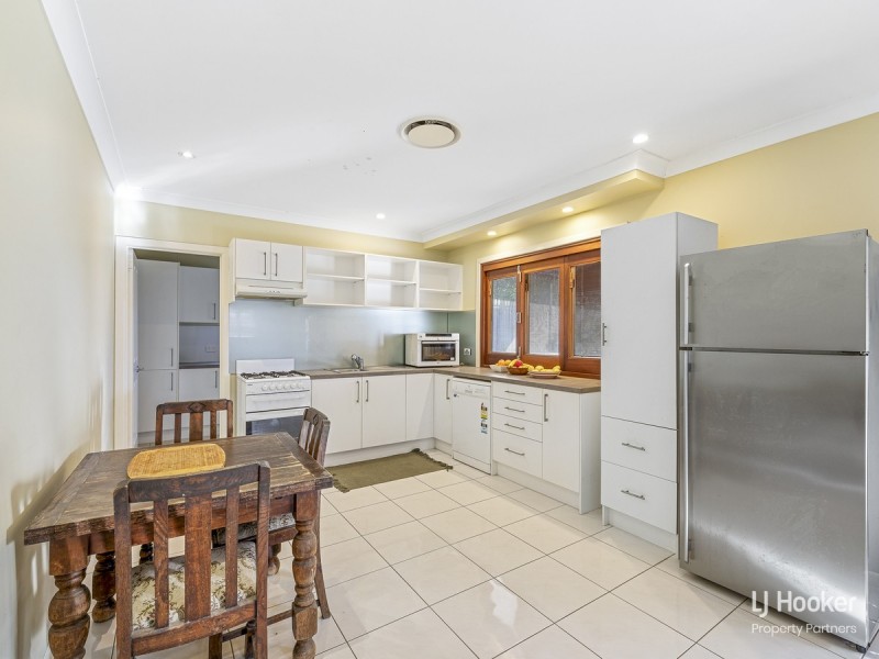 15 Greenmount Avenue, Holland Park QLD 4121