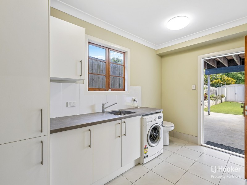 15 Greenmount Avenue, Holland Park QLD 4121