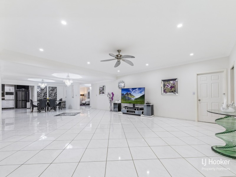 19 Taylor Place, Mackenzie QLD 4156