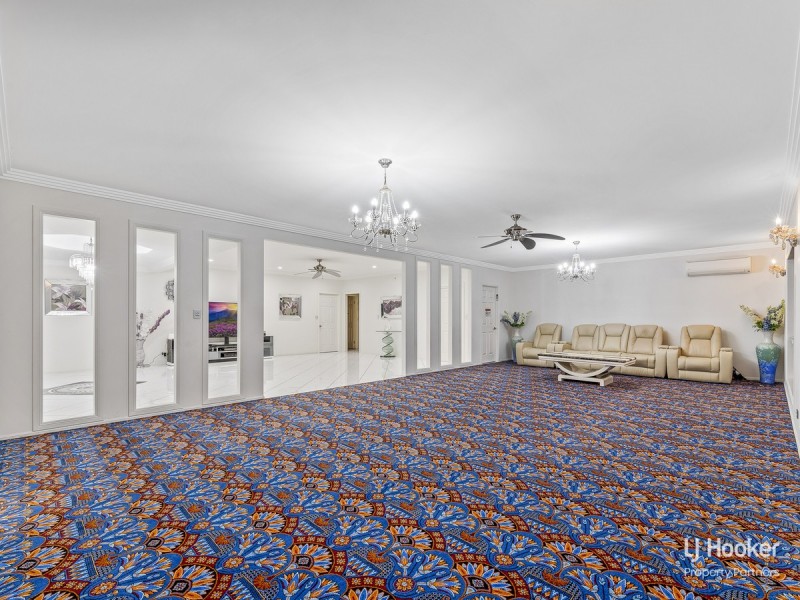 19 Taylor Place, Mackenzie QLD 4156