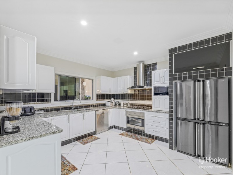 19 Taylor Place, Mackenzie QLD 4156