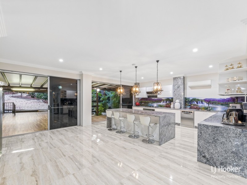 19 Taylor Place, Mackenzie QLD 4156