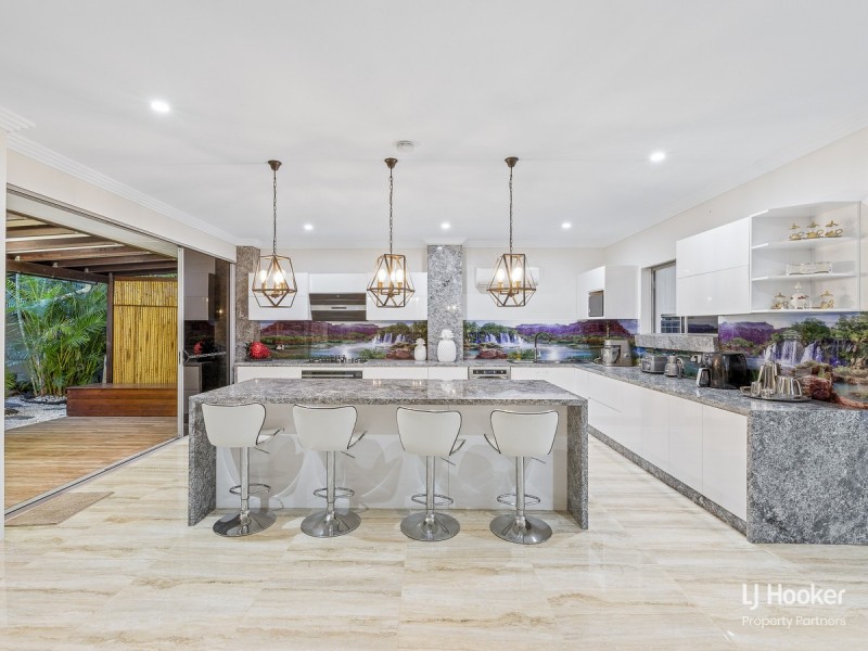 19 Taylor Place, Mackenzie QLD 4156