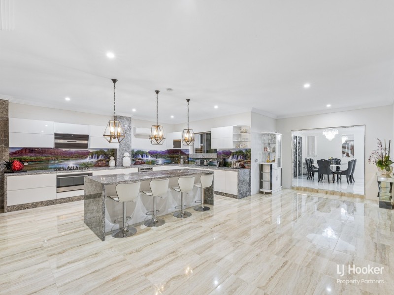 19 Taylor Place, Mackenzie QLD 4156