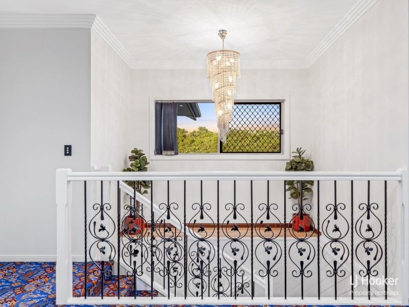 19 Taylor Place, Mackenzie QLD 4156