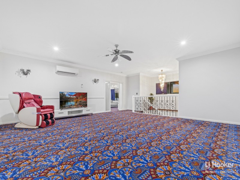 19 Taylor Place, Mackenzie QLD 4156