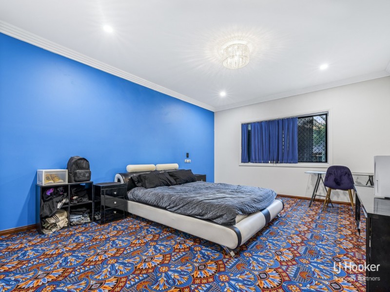 19 Taylor Place, Mackenzie QLD 4156