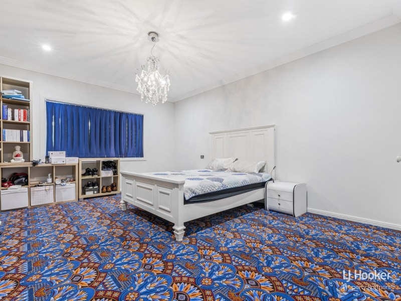 19 Taylor Place, Mackenzie QLD 4156