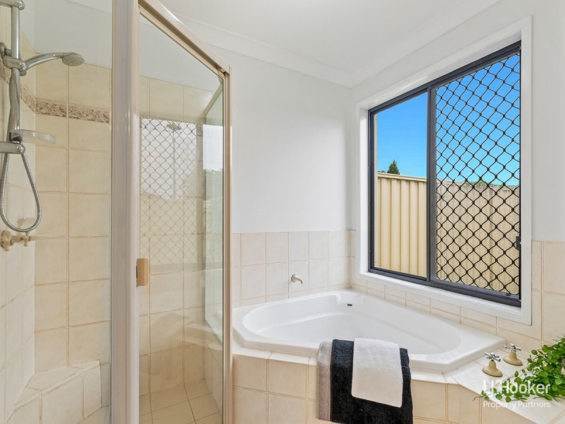 2 Hampshire Court, Calamvale QLD 4116