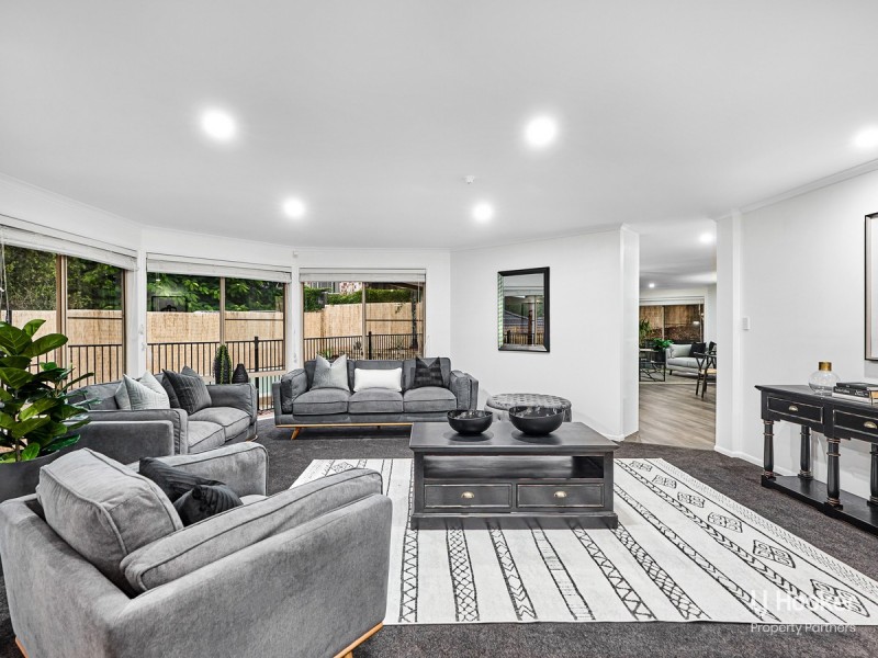 11 Paddington Crescent, Stretton QLD 4116