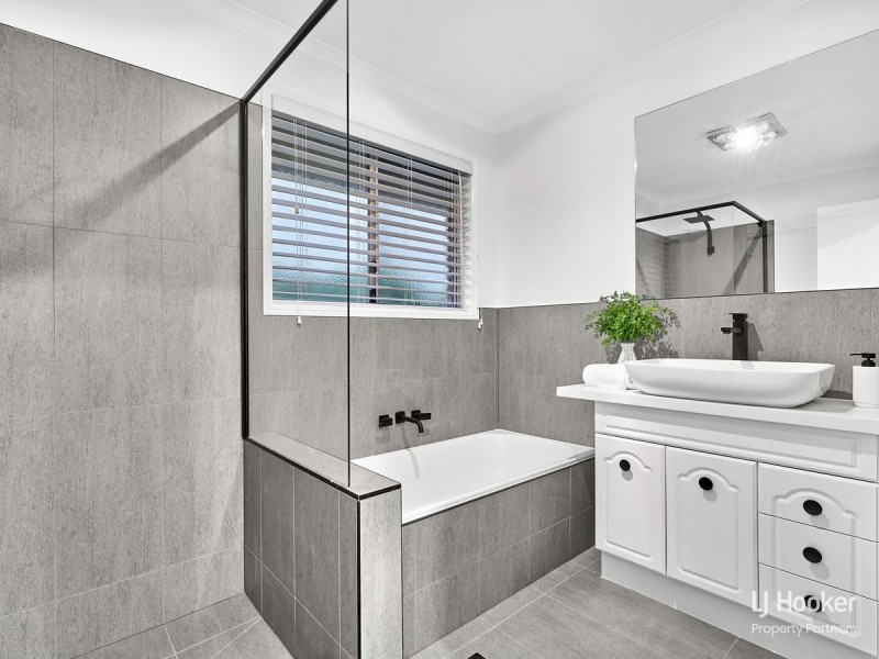11 Paddington Crescent, Stretton QLD 4116