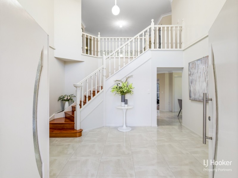 12 Boorala Crescent, Eight Mile Plains QLD 4113