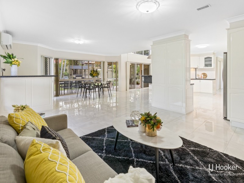 12 Boorala Crescent, Eight Mile Plains QLD 4113