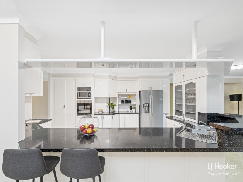 12 Boorala Crescent, Eight Mile Plains QLD 4113