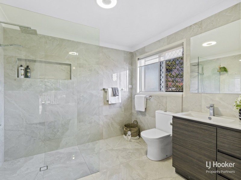 12 Boorala Crescent, Eight Mile Plains QLD 4113