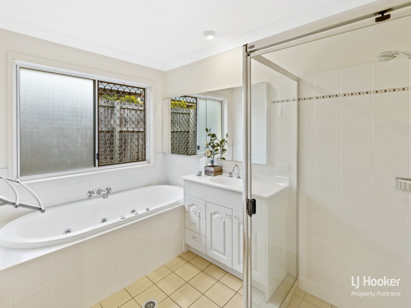 121 Bordeaux Street, Eight Mile Plains QLD 4113