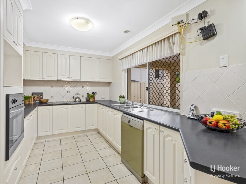 121 Bordeaux Street, Eight Mile Plains QLD 4113