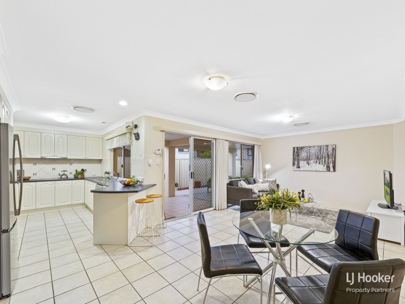 121 Bordeaux Street, Eight Mile Plains QLD 4113