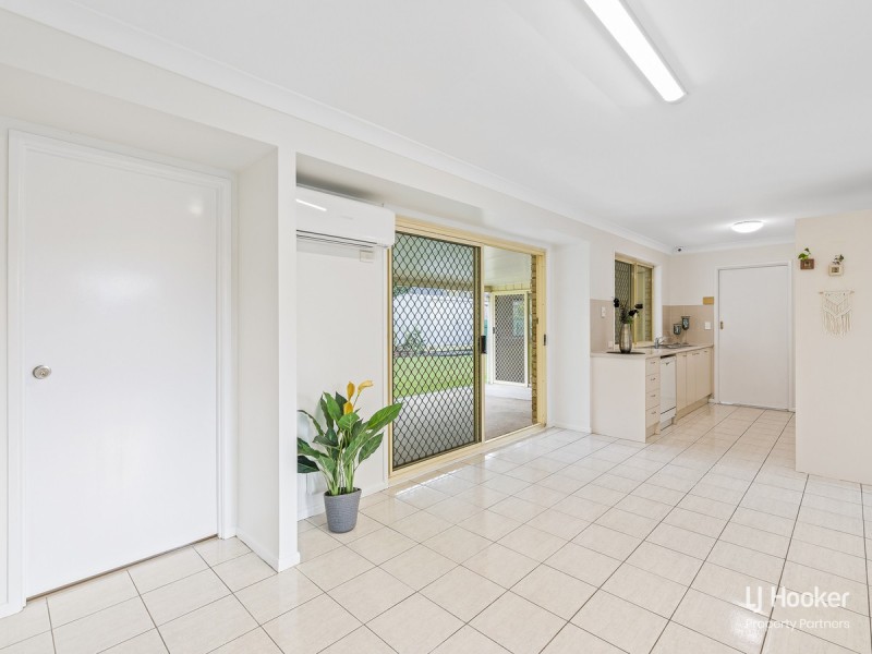 35 Solandra Crescent, Calamvale QLD 4116