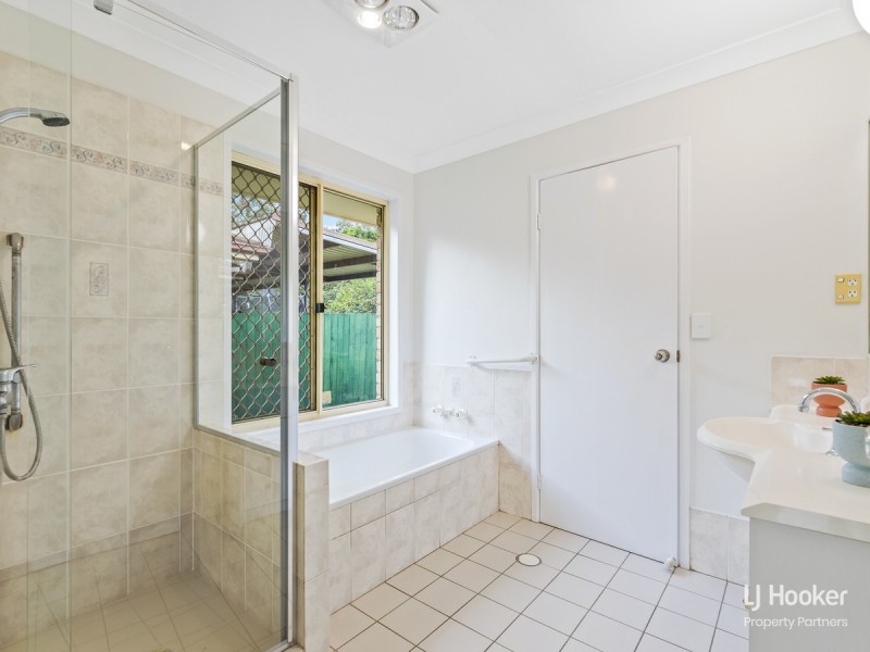 35 Solandra Crescent, Calamvale QLD 4116