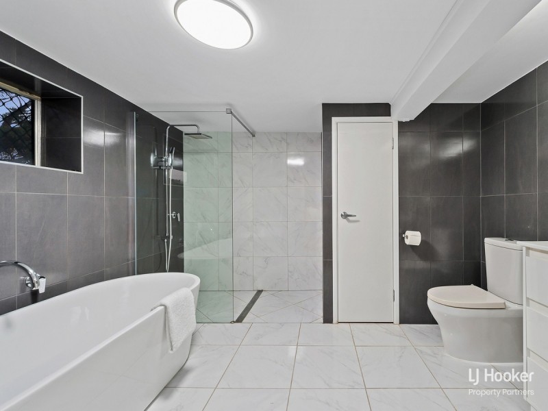 20 Menkira Street, Mansfield QLD 4122