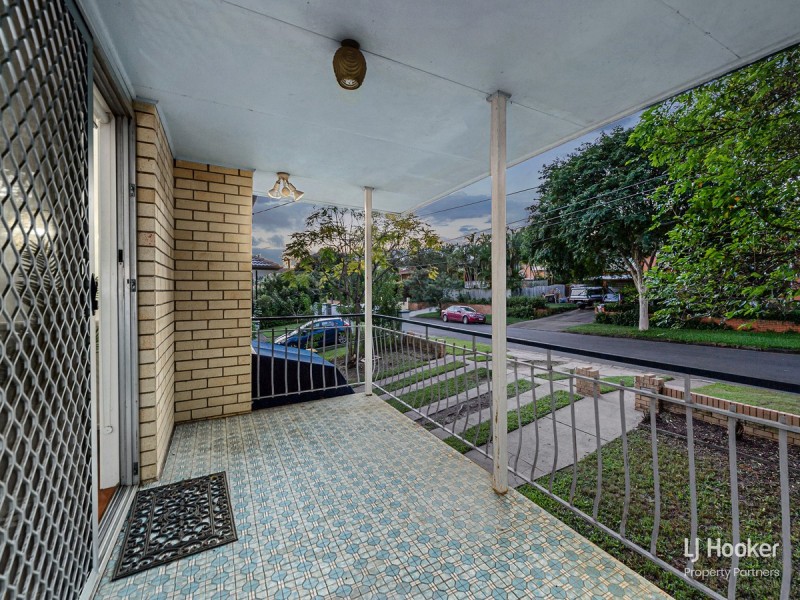 20 Menkira Street, Mansfield QLD 4122