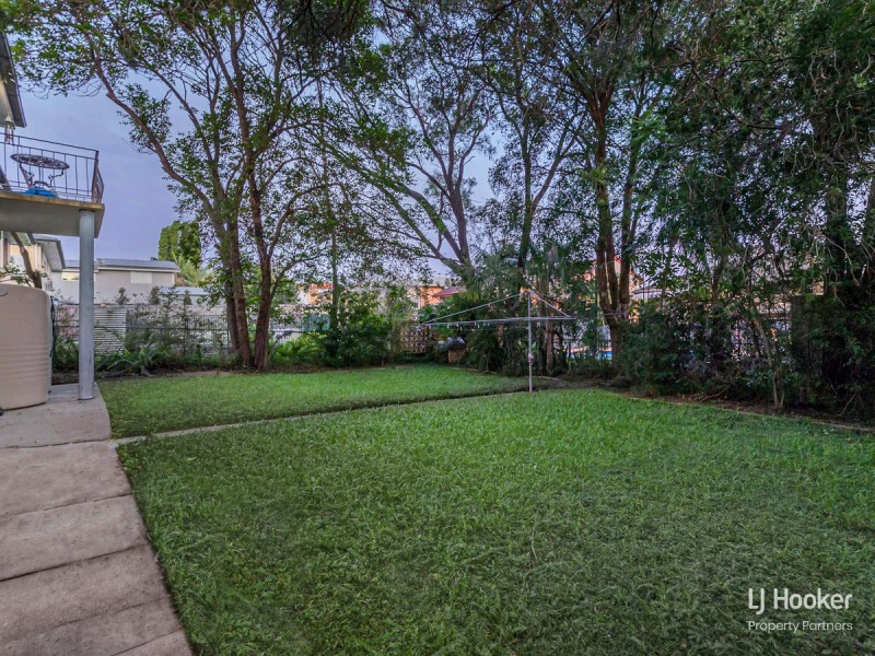 20 Menkira Street, Mansfield QLD 4122