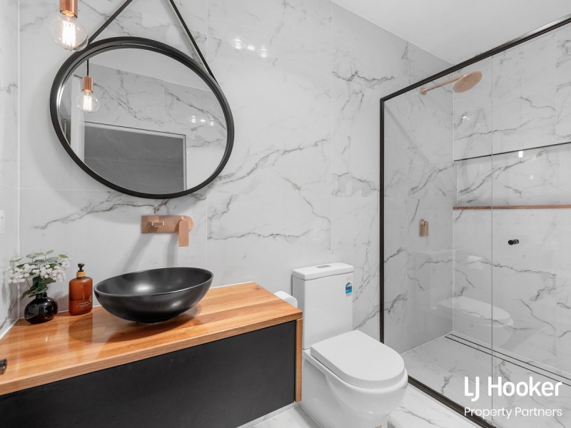 9 Curringa Street, Mansfield QLD 4122