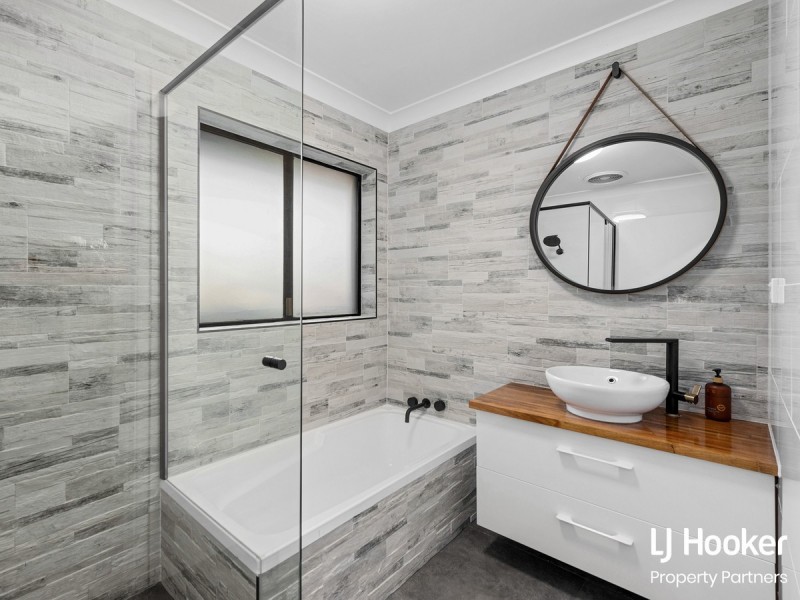 9 Curringa Street, Mansfield QLD 4122