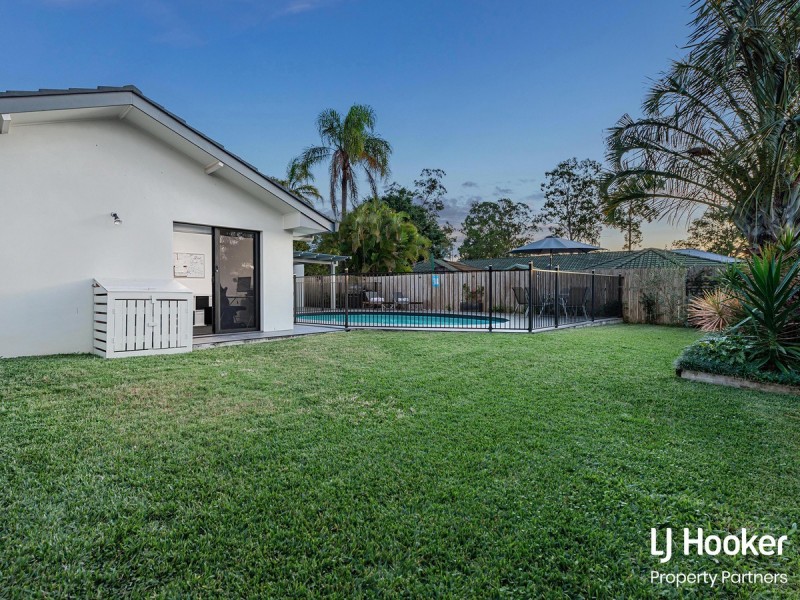 9 Curringa Street, Mansfield QLD 4122