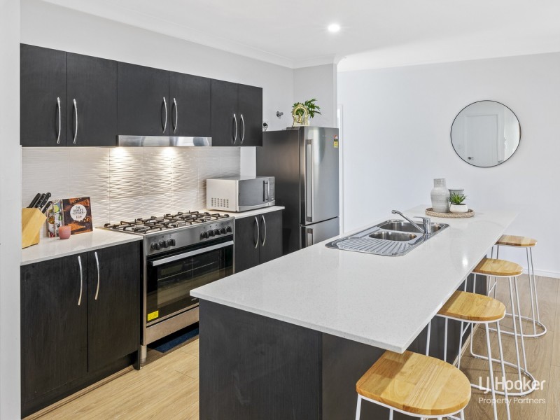 51 Hoop Pine Circuit, Maudsland QLD 4210