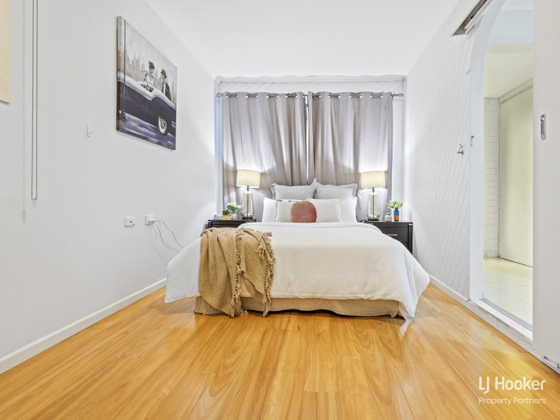 6 Avenell Street, Wishart QLD 4122