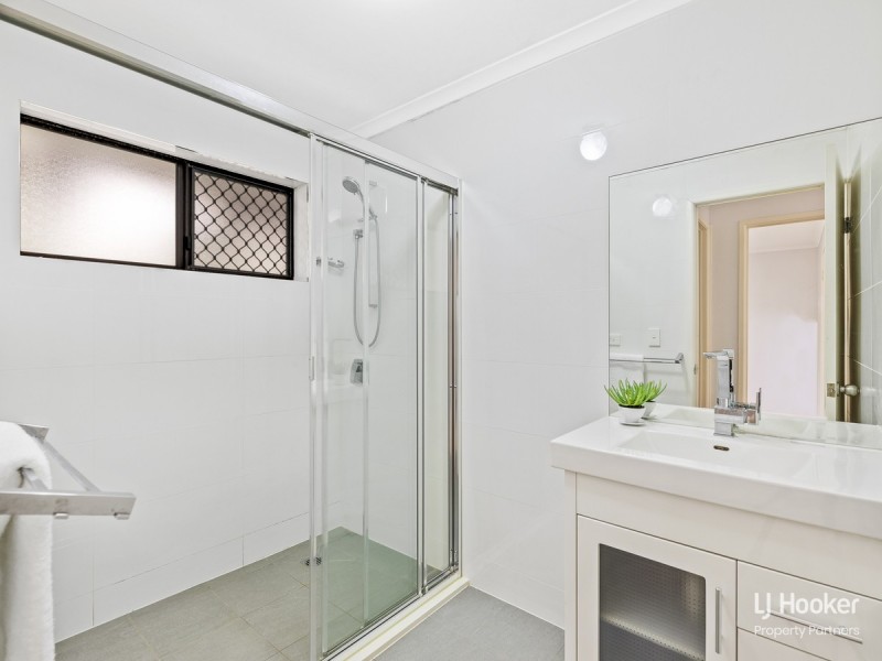 6 Avenell Street, Wishart QLD 4122