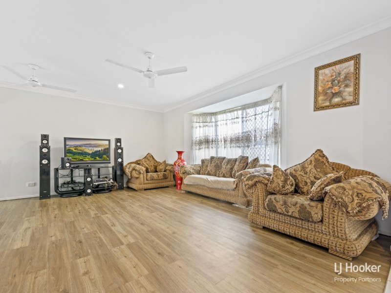 8 Brookfield Court, Parkinson QLD 4115