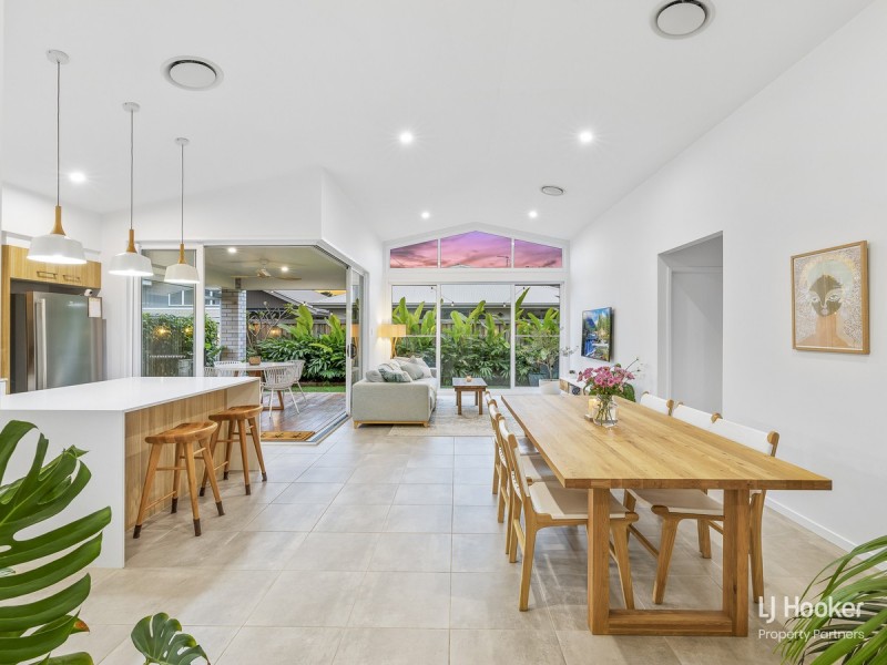 53 Verday Crescent, Pallara QLD 4110