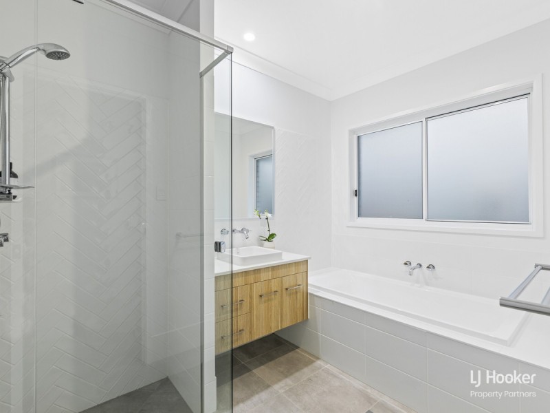 53 Verday Crescent, Pallara QLD 4110