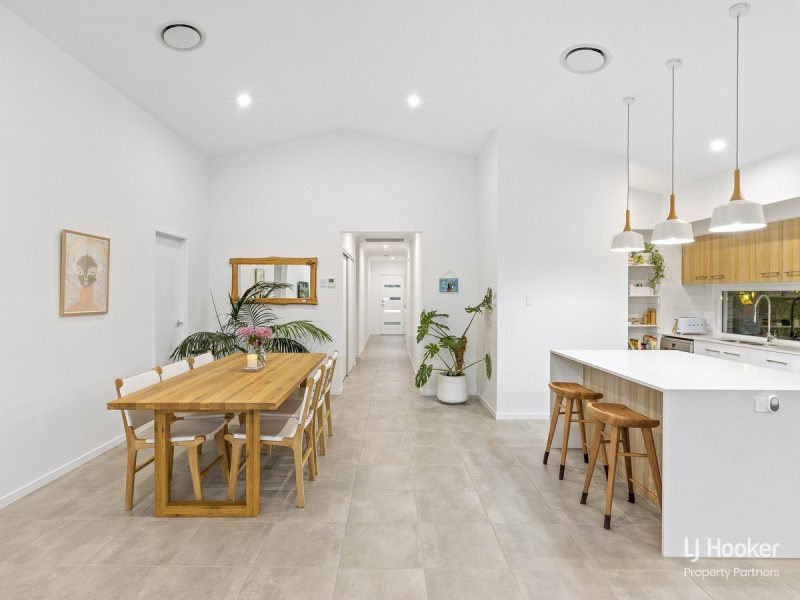 53 Verday Crescent, Pallara QLD 4110