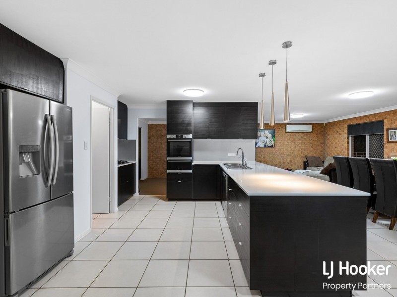 6 Magenta Place, Wishart QLD 4122