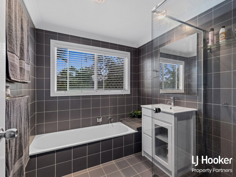 6 Magenta Place, Wishart QLD 4122