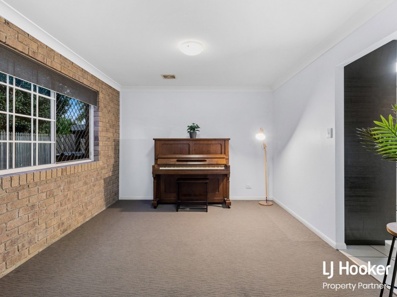 6 Magenta Place, Wishart QLD 4122