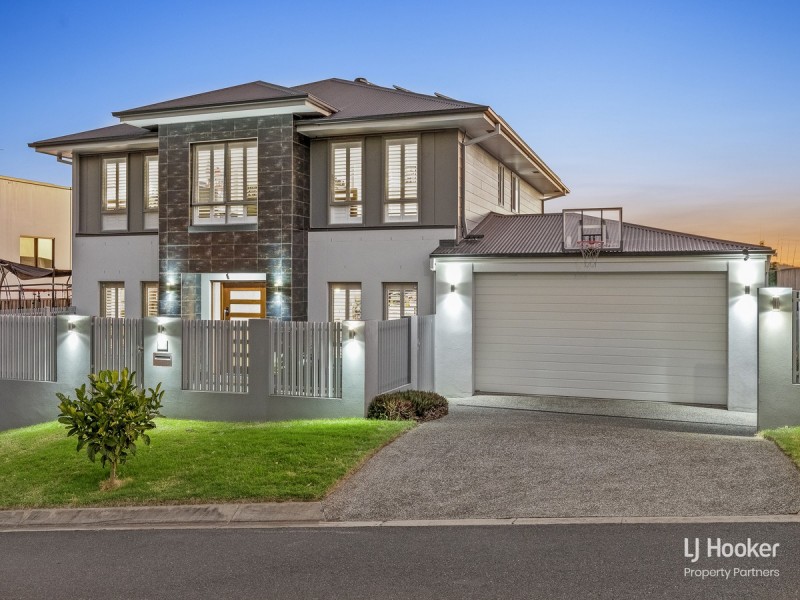 88 Linacre Crescent, Carindale QLD 4152