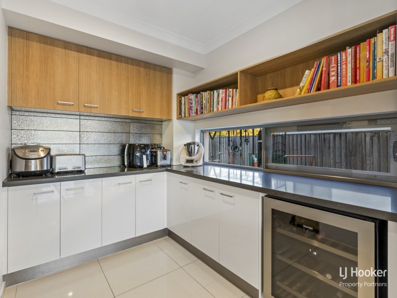 88 Linacre Crescent, Carindale QLD 4152