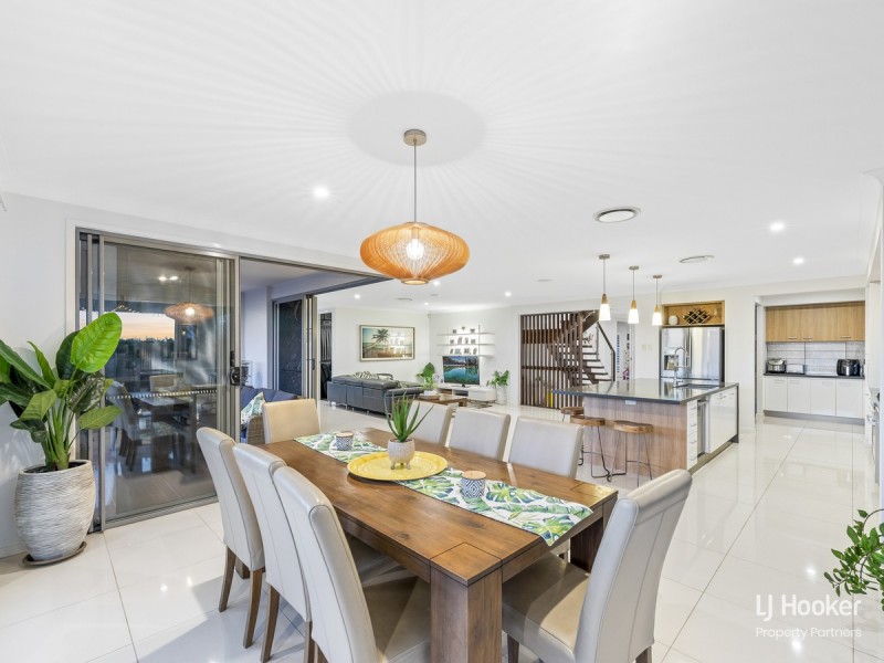 88 Linacre Crescent, Carindale QLD 4152
