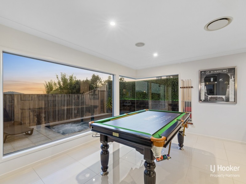 88 Linacre Crescent, Carindale QLD 4152