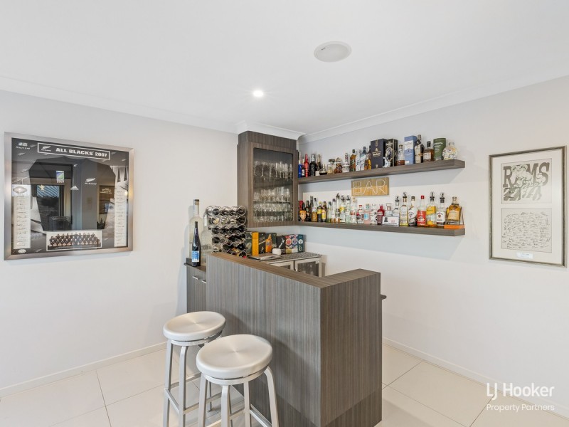 88 Linacre Crescent, Carindale QLD 4152