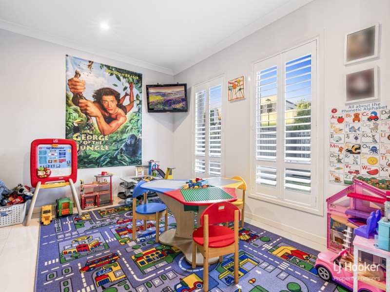 88 Linacre Crescent, Carindale QLD 4152