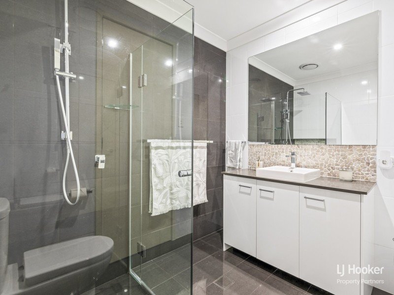 88 Linacre Crescent, Carindale QLD 4152
