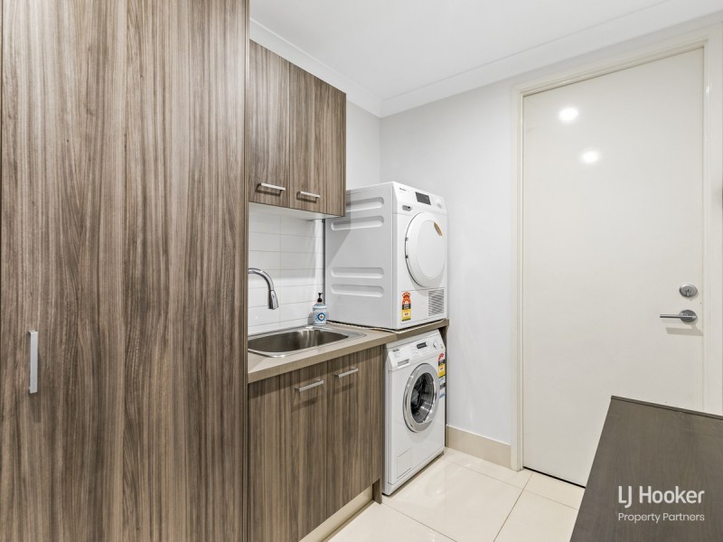 88 Linacre Crescent, Carindale QLD 4152