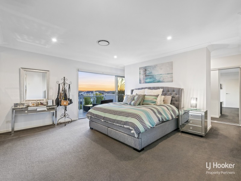 88 Linacre Crescent, Carindale QLD 4152